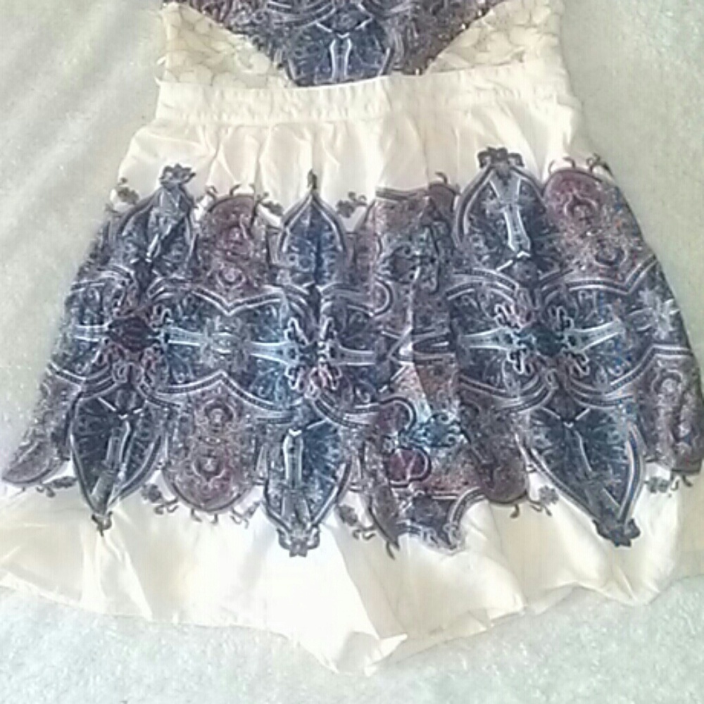 Romper - Picture 2 of 4